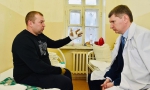 Губернатор посетил в больнице пострадавших при стрельбе в Перми