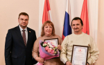 Мэр Перми вручил благодарственные письма родителям бойца СВО