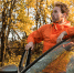 man-with-his-car-outdoors-road-trip - Новый Компаньон