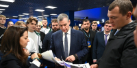 Министр спорта России Михаил Дегтярев посетил юбилейную выставку ЛДПР - ЛДПР
