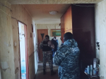 Должника в шкафу не утаишь: очередной неплательщик алиментов найден судебными приставами