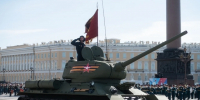 В Прикамье сняли с постамента танк Т-34 для участия в параде Победы - Комсомольская Правда