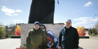 Сотрудники ЦЗЛ Пермского края возложили цветы в честь 80-летия Победы - Рослесозащита Пермского края