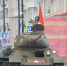 На параде в Перми танку Т-34 пришлось объезжать неожиданное препятствие - V-Kurse.Ru