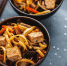 Азиатская лапша с сыром тофу и овощами в мисках - Новый Компаньон