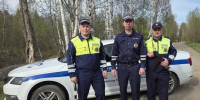 В Пермском крае сотрудники ГИБДД помогли женщине, чья машина заглохла на трассе - Комсомольская Правда