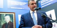 Леонид Слуцкий открыл выставку, посвященную Жириновскому - ЛДПР