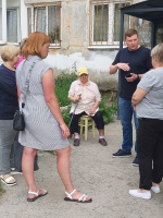 В Березниках депутат Александр Кивелев провел коллективную встречу с жителями дома