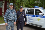 В Перми полицейские помогли двум девочкам, попавшим под машину