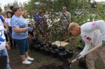 «Единая Россия» Прикамья провела экологическую акцию «Аллея дружбы» в Северодонецке