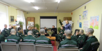 Психолог ПВК ГУФСИН России по Пермскому краю совместно со священнослужителем провели профилактическое занятие по формированию семейных ценностей - УФСИН по Пермскому краю