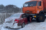 В Пермском крае «Лада» влетела под КамАЗ, пострадали дети