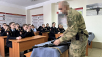 Офицеры СОБР "Стрелец" Росгвардии организовали экскурсию для школьников