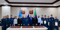 Александр Куренков посетил Ситуационный центр Дагестана и вручил ведомственные награды - ГУ МЧС России по Пермскому краю