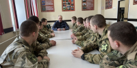 Сотрудник вневедомственной охраны провел агитационное мероприятие для солдат - Росгвардия