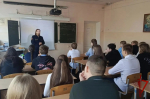 Росгварцейцы Соликамска провели урок мужества для школьников