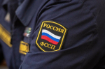 Опасная поездка: судебные приставы взыскали компенсацию за падение в автобусе